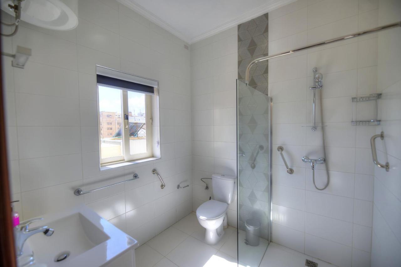 Beautifully Furnished Seafront 4 Bedrooms Goslm-4 Сліма Екстер'єр фото