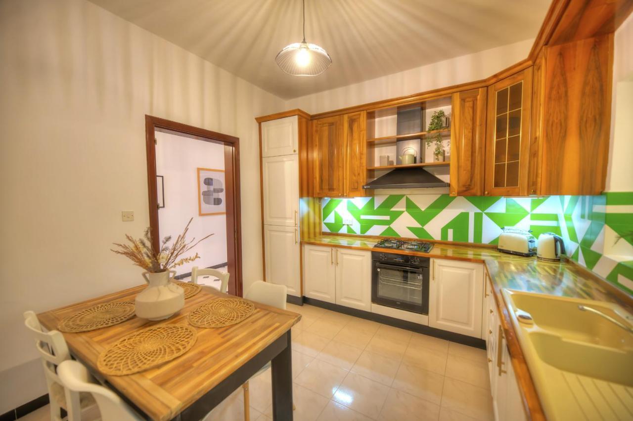Beautifully Furnished Seafront 4 Bedrooms Goslm-4 Сліма Екстер'єр фото